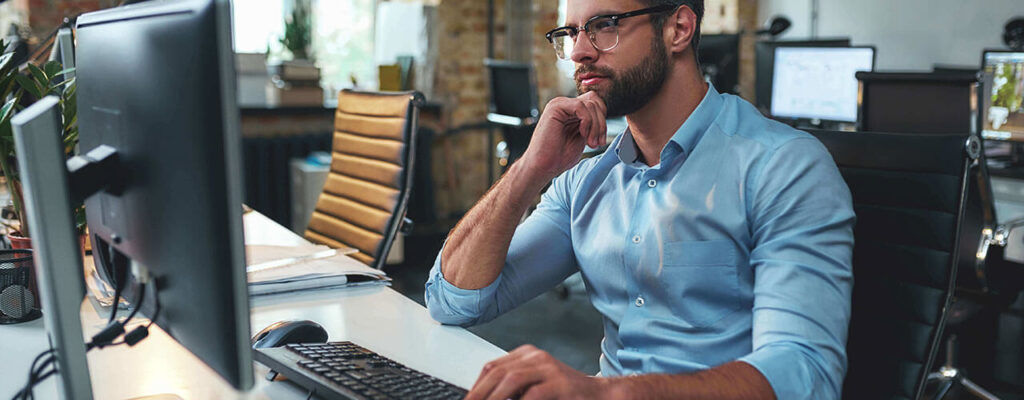 Does your desk job keep you sedentary? Here’s how to stay active during the 9-5!